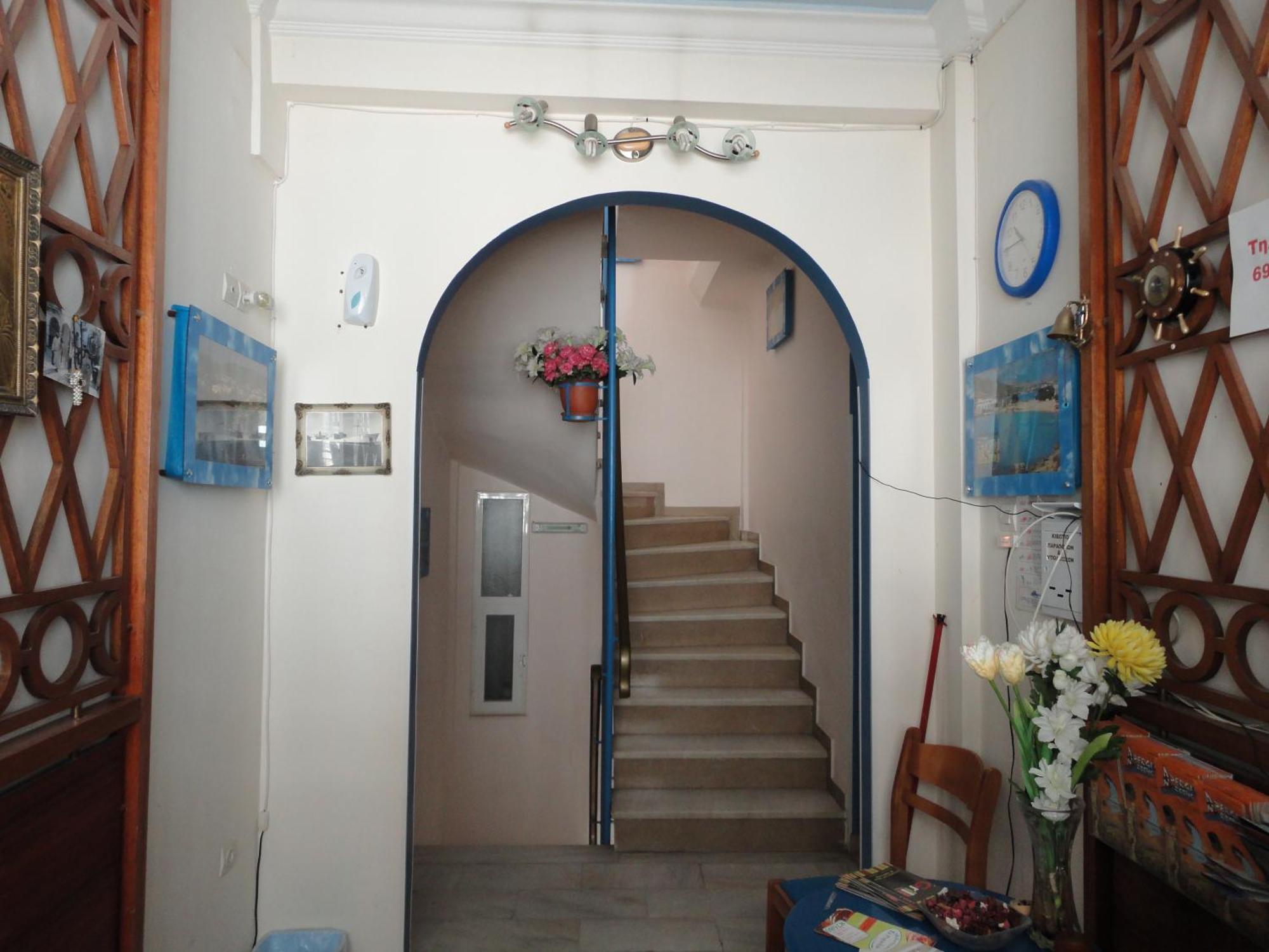 Apergis Rooms Ermoupoli Buitenkant foto