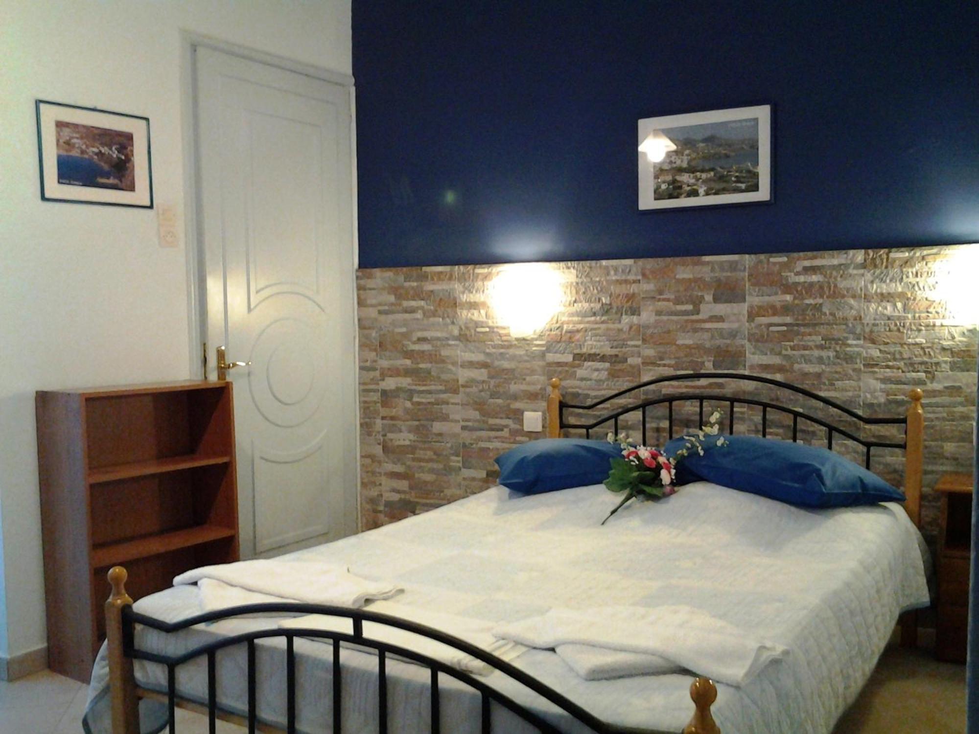 Apergis Rooms Ermoupoli Kamer foto