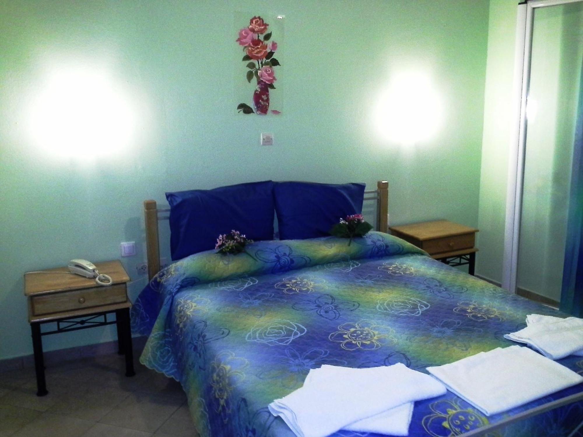 Apergis Rooms Ermoupoli Kamer foto