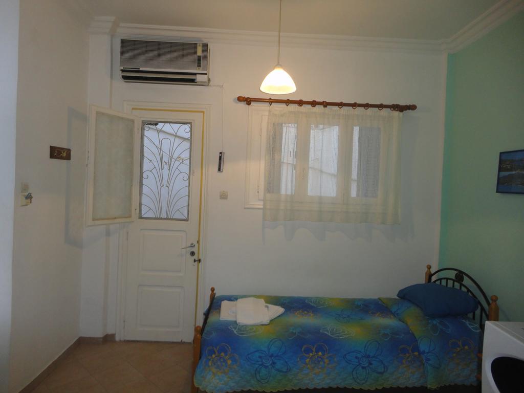 Apergis Rooms Ermoupoli Buitenkant foto