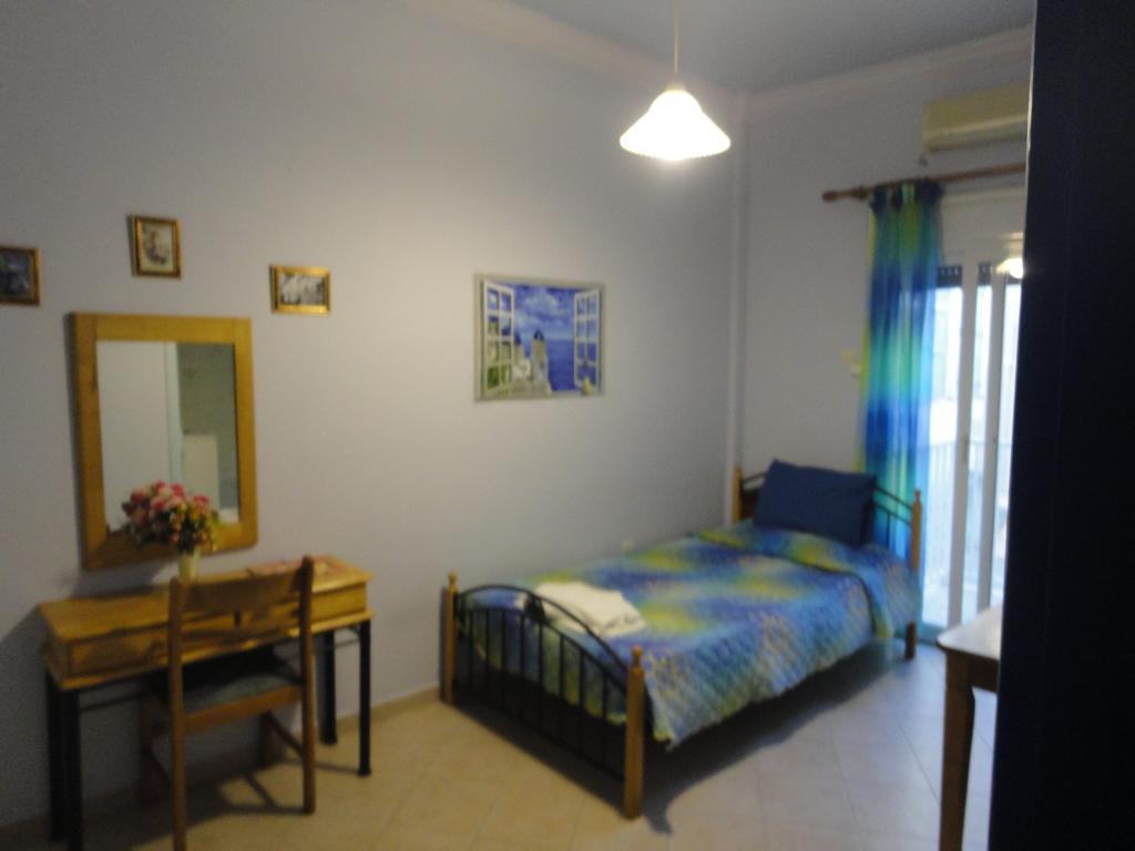 Apergis Rooms Ermoupoli Buitenkant foto
