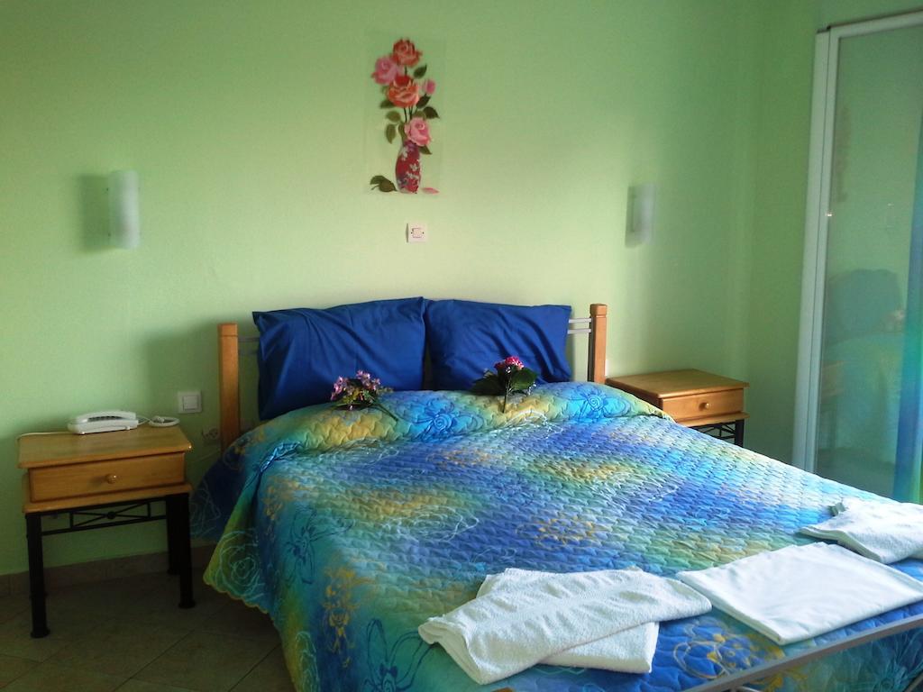 Apergis Rooms Ermoupoli Buitenkant foto