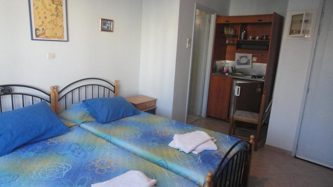 Apergis Rooms Ermoupoli Buitenkant foto